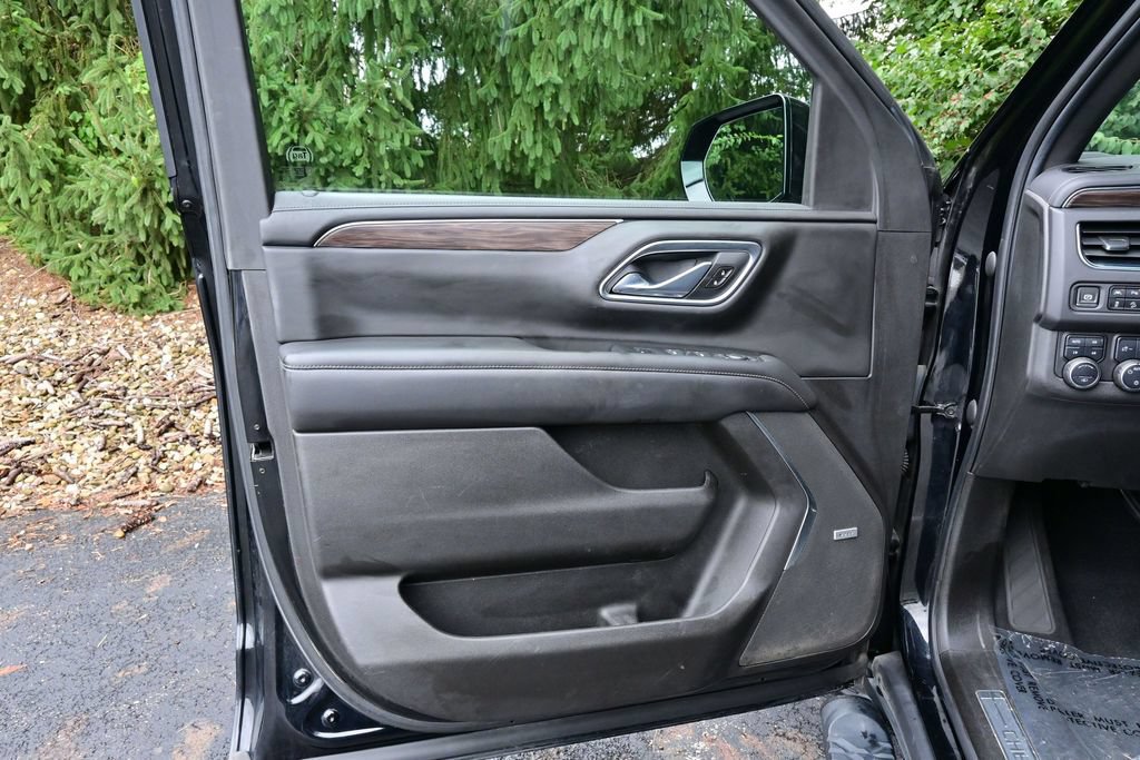 Used 2021 Chevrolet Tahoe Z71 w/ Z71 Off-Road Package AWD/4WD image 9