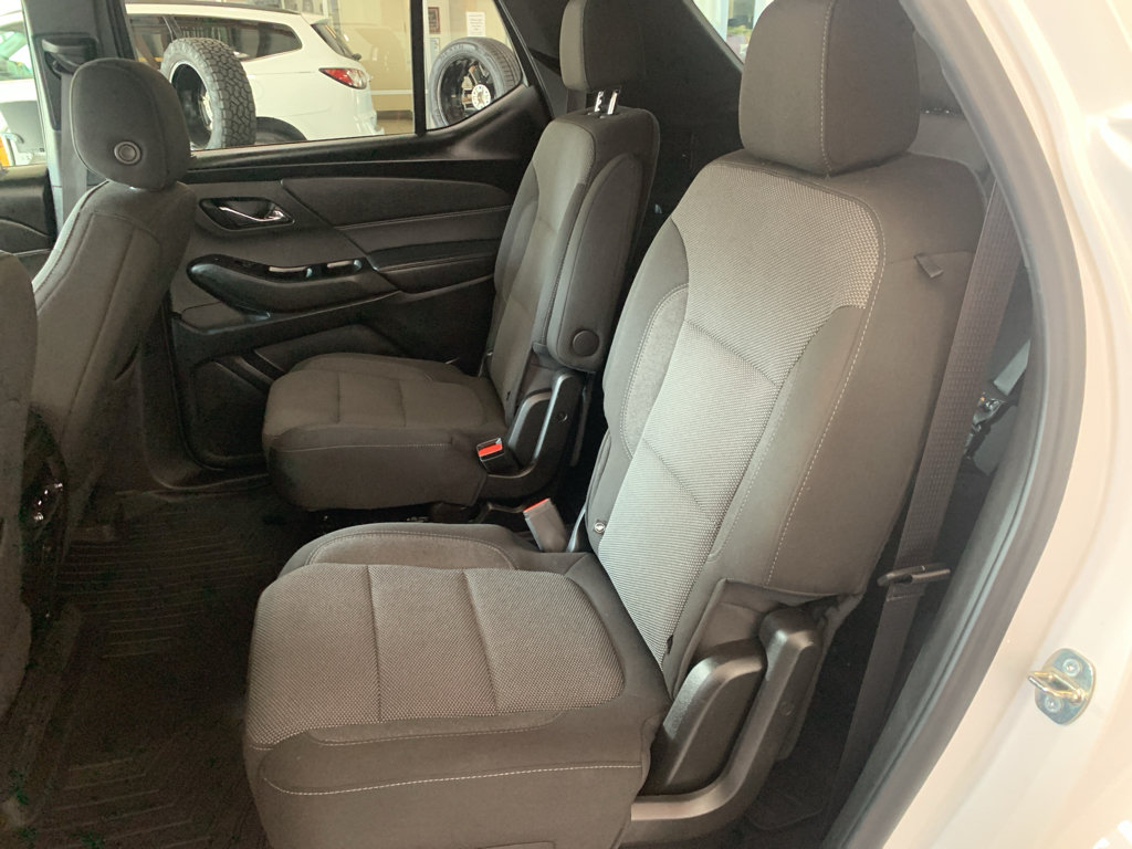 Used 2023 Chevrolet Traverse LT FWD image 15