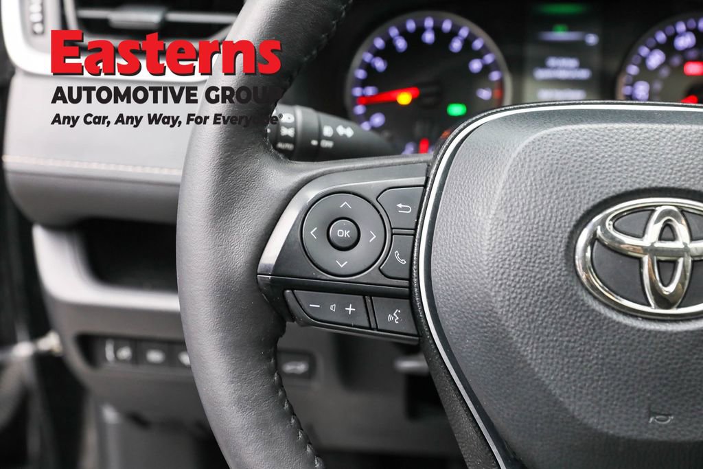 Used 2021 Toyota RAV4 XLE w/ Convenience Package image 15