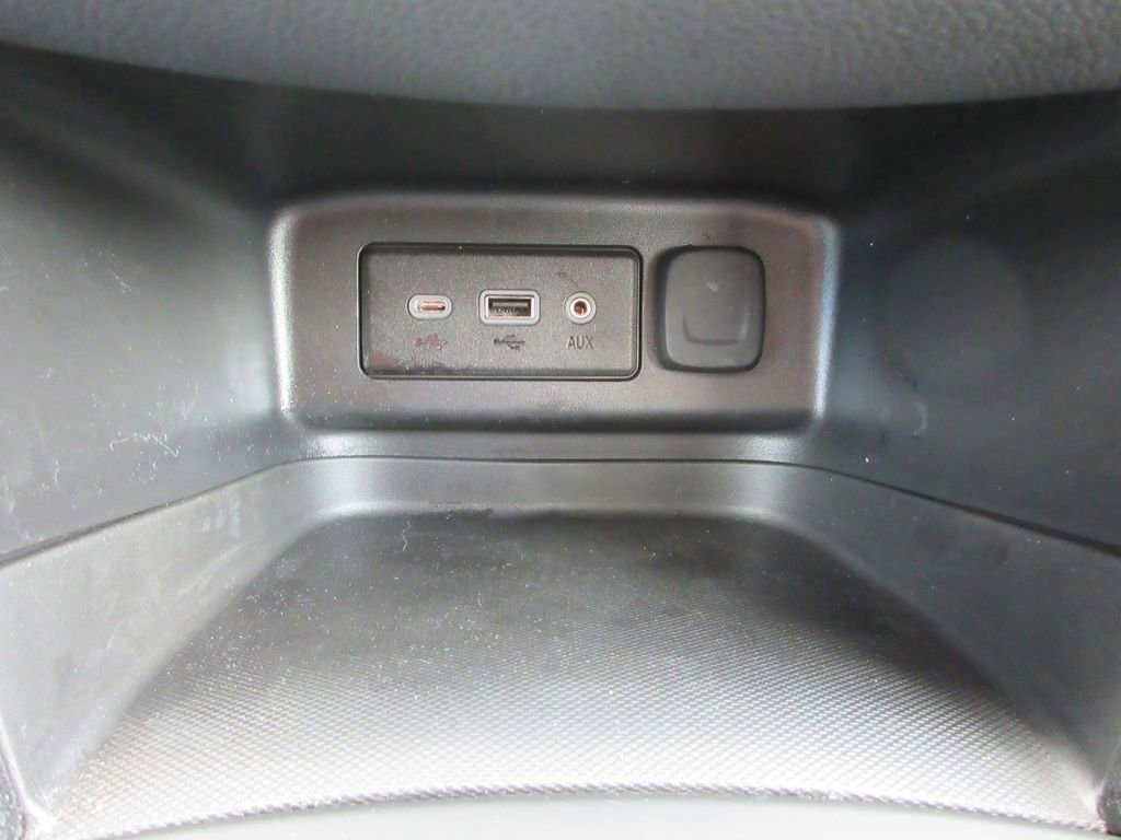 Used 2024 Chevrolet Equinox LT w/ LPO, Floor Liner Package FWD image 29