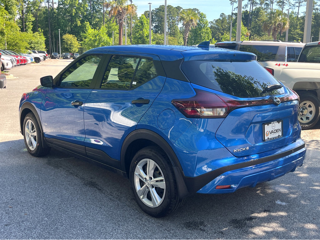 New 2025 Nissan Kicks Play S image 11