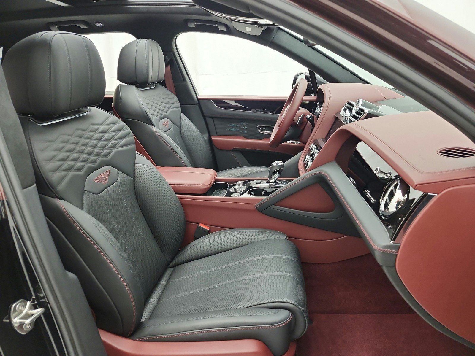 Used 2025 Bentley Bentayga AWD/4WD image 19