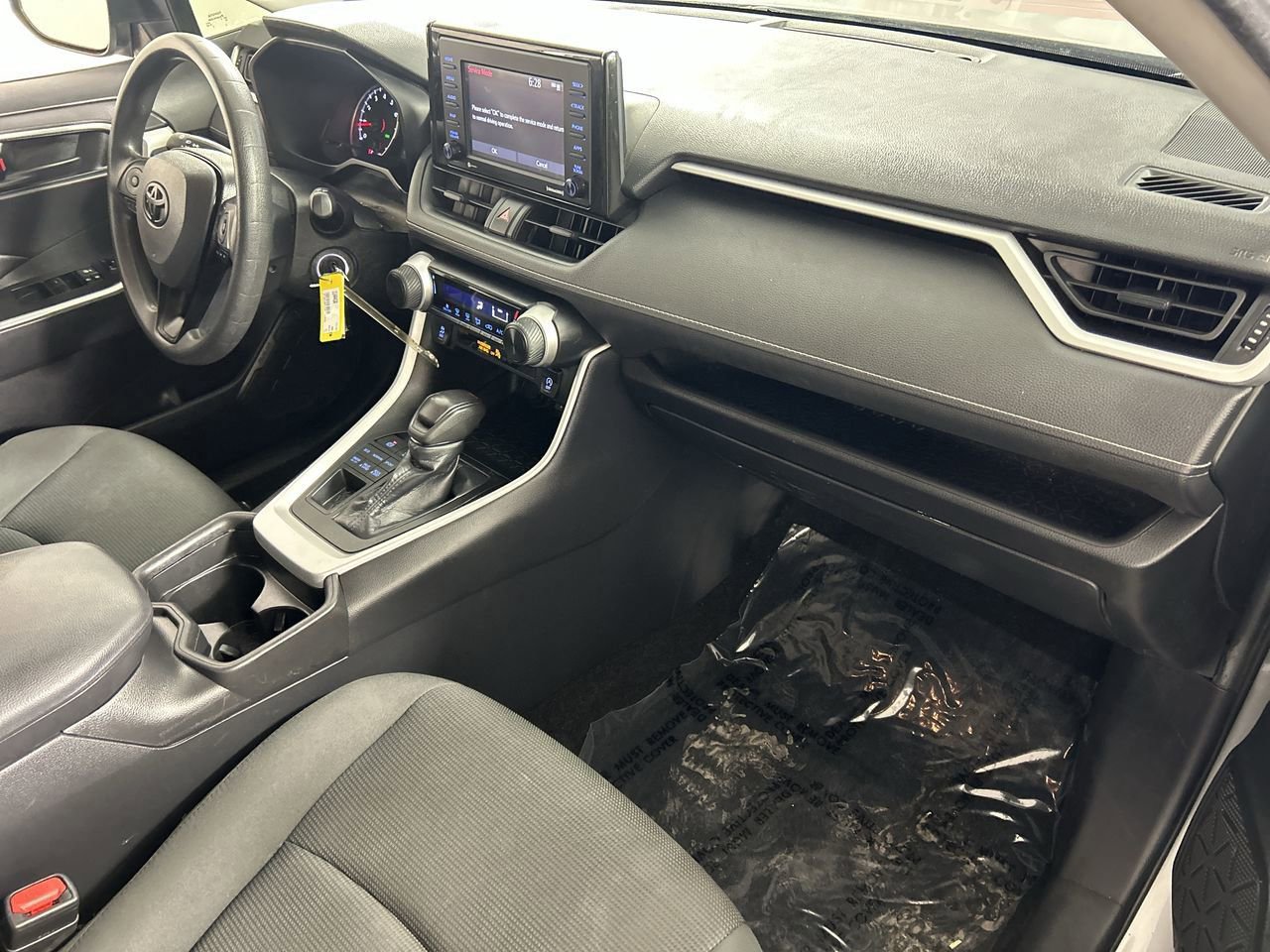 Used 2021 Toyota RAV4 LE image 27