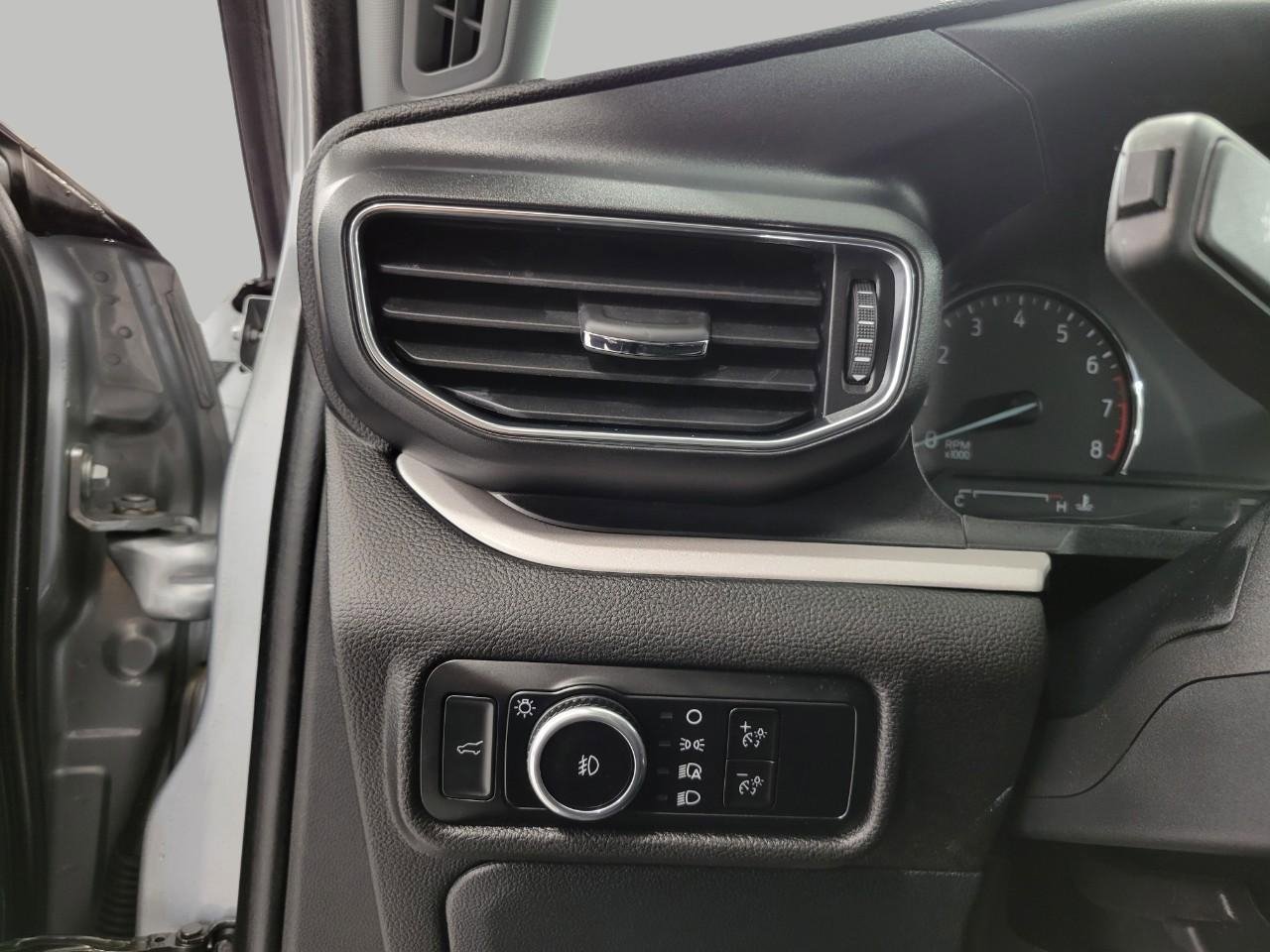 Used 2023 Ford Explorer XLT w/ Equipment Group 202A image 10