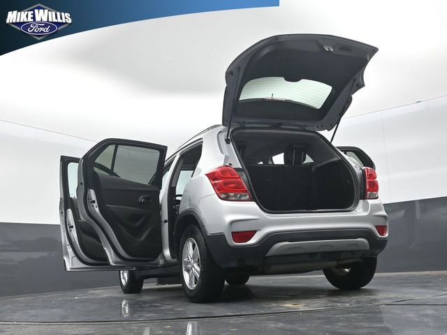 Used 2018 Chevrolet Trax LT w/ LT Convenience Package FWD image 30