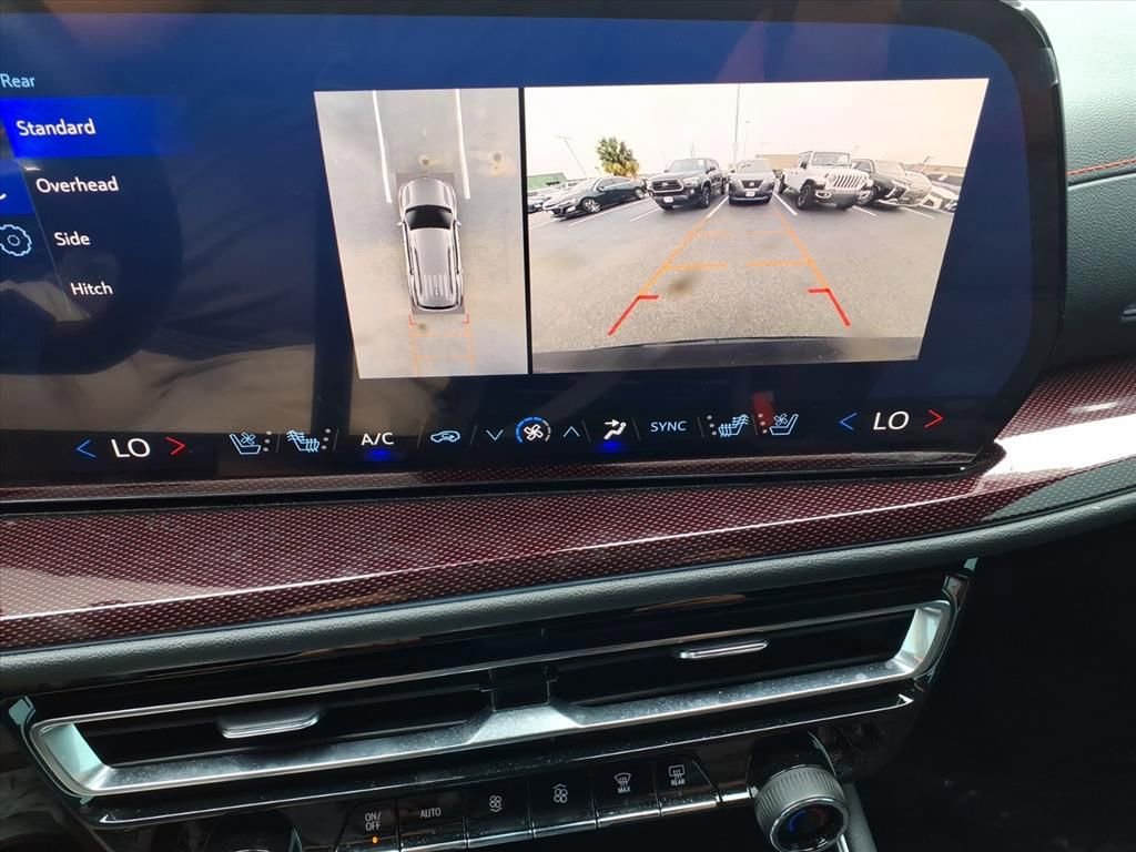 Used 2024 Chevrolet Traverse RS image 12