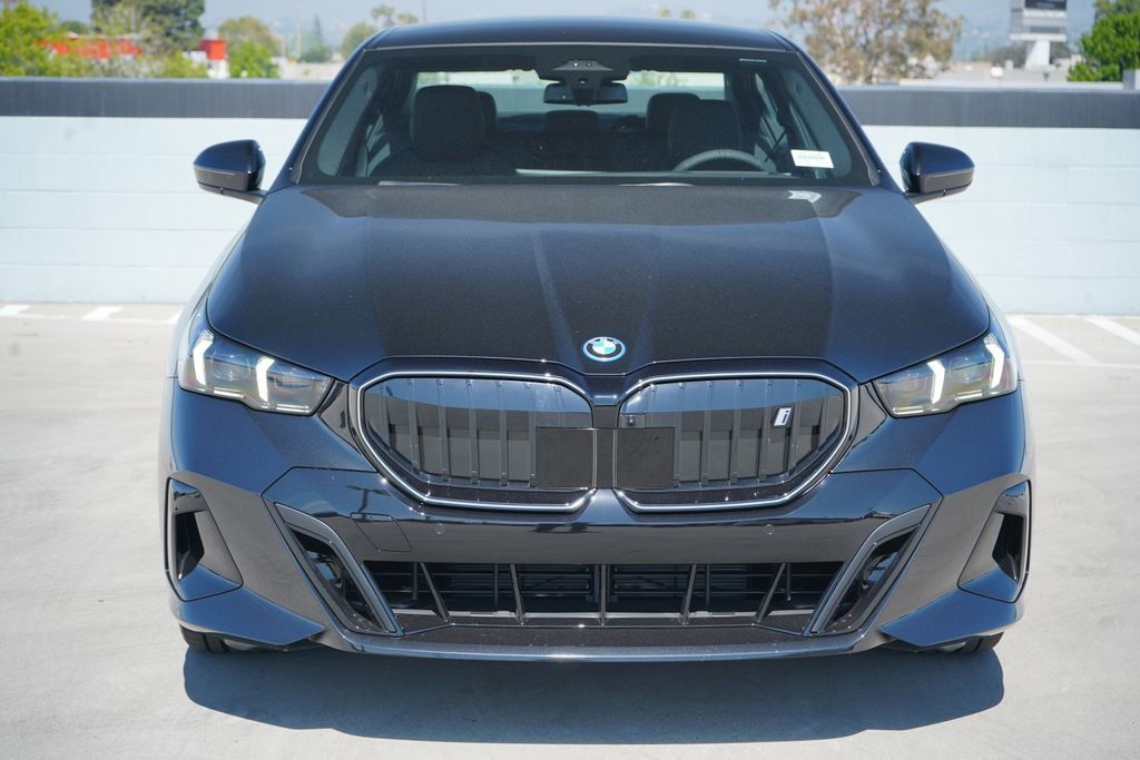 New 2026 BMW i5 eDrive40 w/ M Sport Package image 2