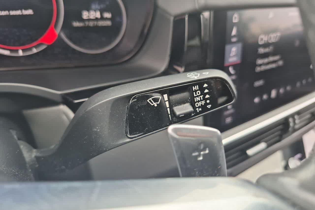 Used 2020 Porsche Cayenne AWD/4WD image 25