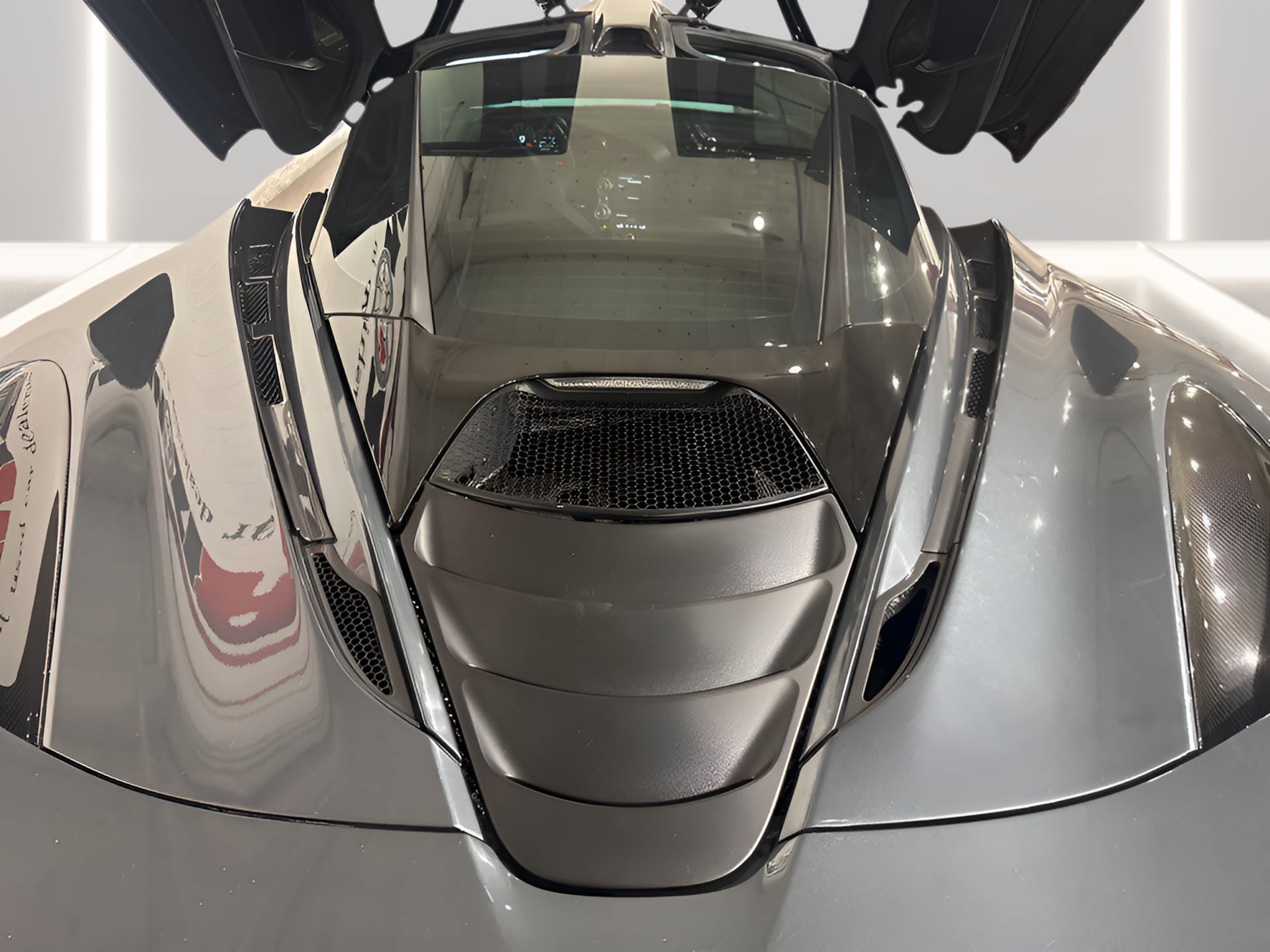 Used 2018 McLaren 720S image 16