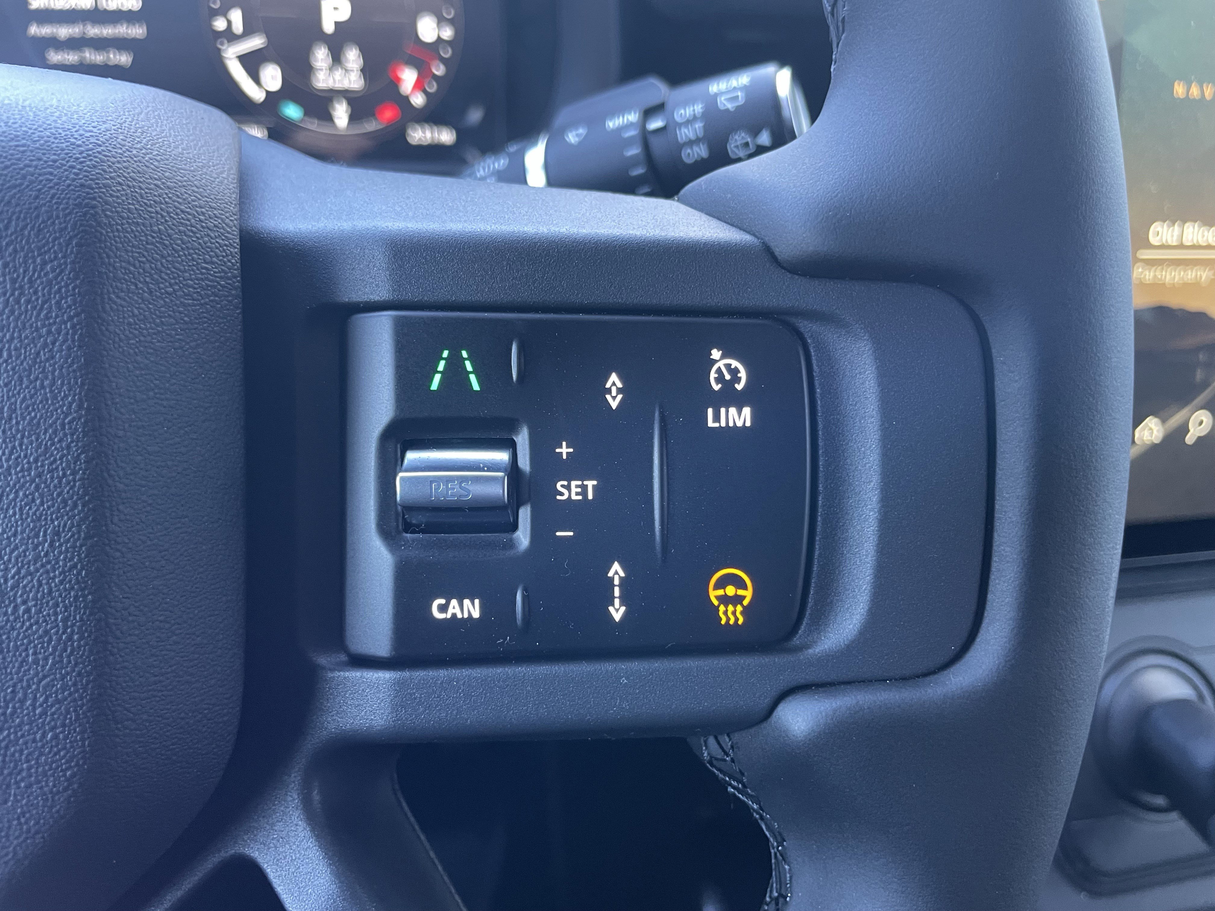 New 2026 Land Rover Defender 130 X-Dynamic SE image 22