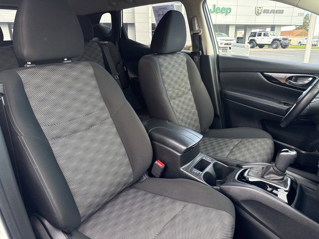 Used 2022 Nissan Rogue Sport SV image 12