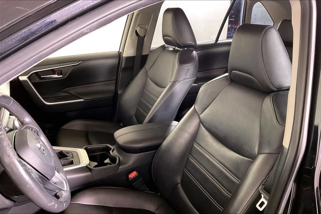 Used 2019 Toyota RAV4 XLE Premium w/ Cold Weather Package AWD/4WD image 24