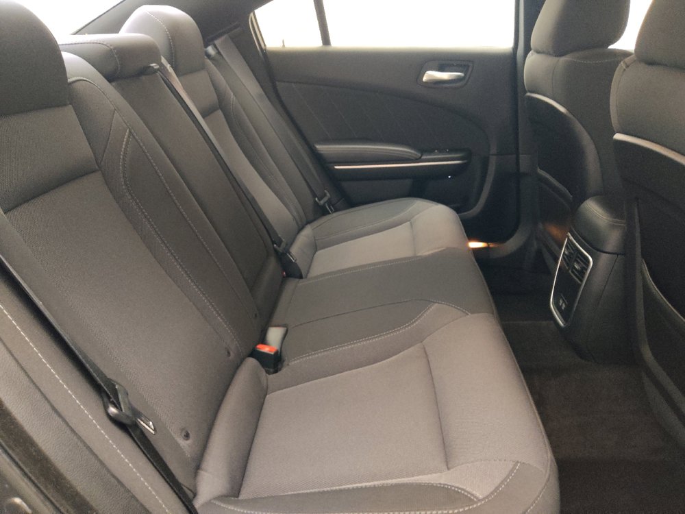 Used 2019 Dodge Charger SXT RWD image 19