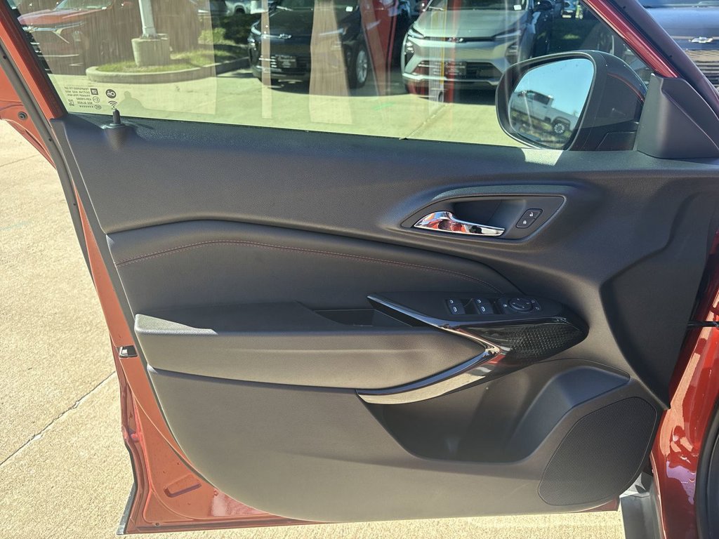 Certified 2024 Chevrolet Trax RS FWD image 27