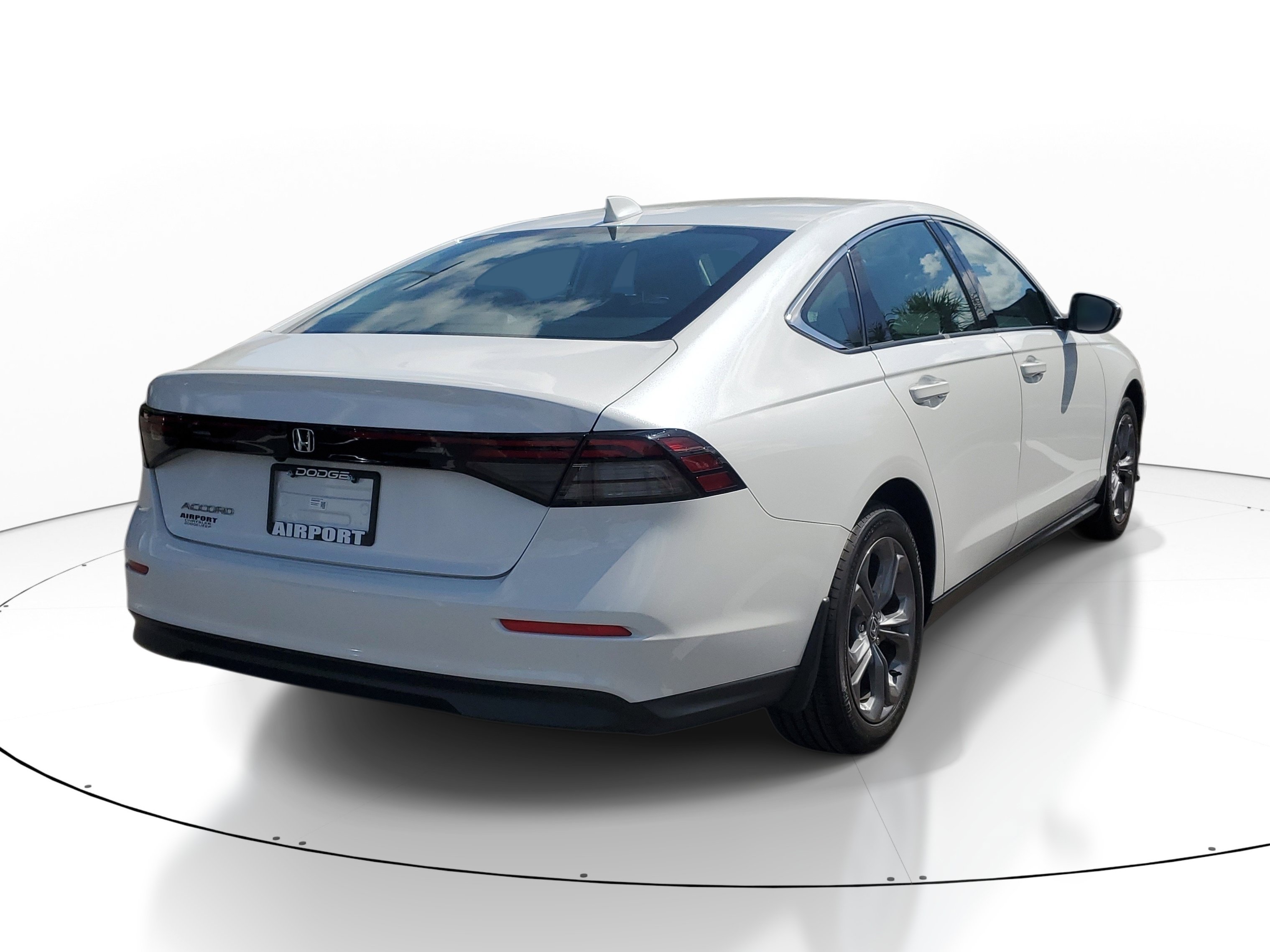 Used 2024 Honda Accord EX image 6