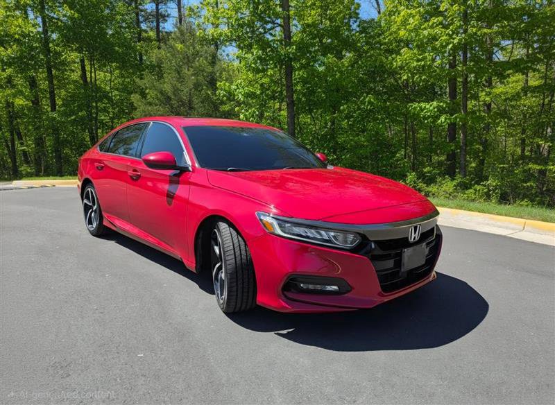 Used 2018 Honda Accord Sport image 2