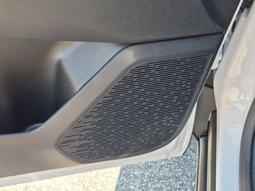 New 2027 Chevrolet Equinox LT w/ Safety and Technology Package FWD image 16