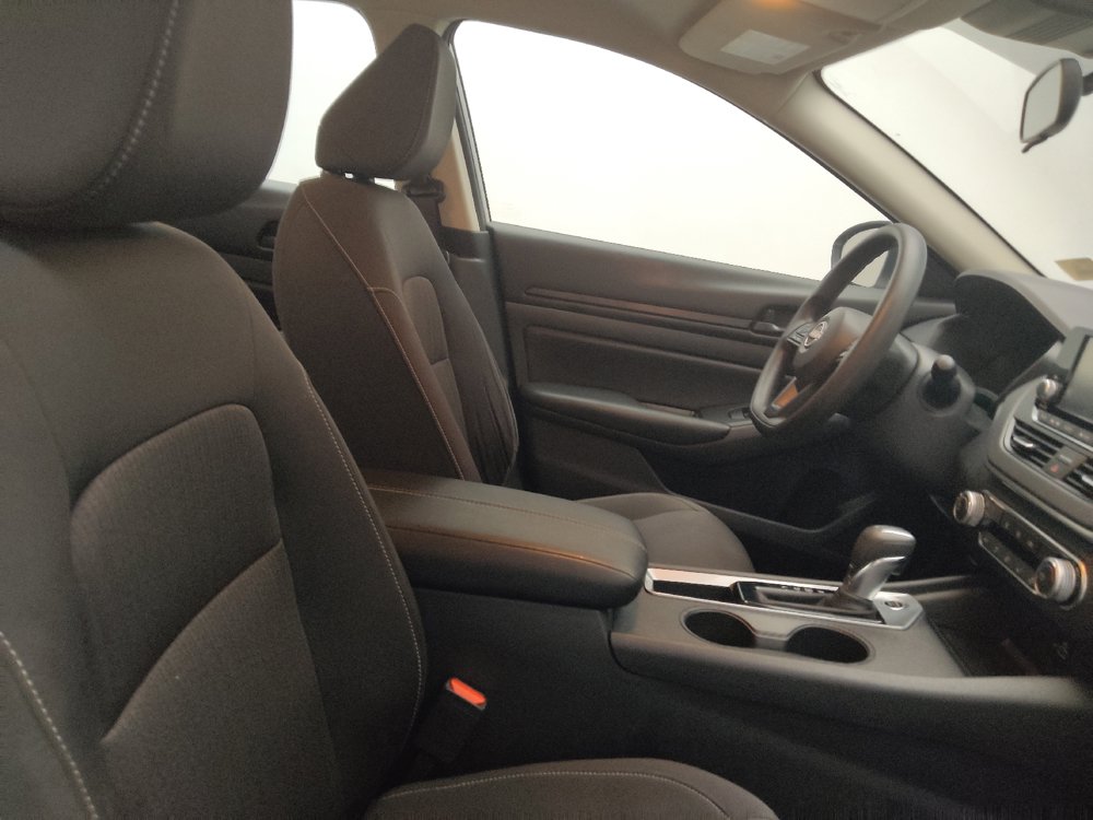 Used 2024 Nissan Altima 2.5 S FWD image 21