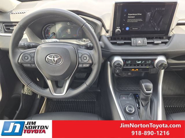Used 2025 Toyota RAV4 XLE Premium AWD/4WD image 29