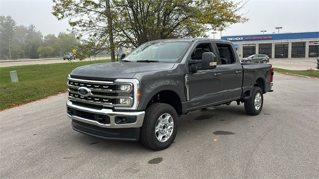 New 2026 Ford F350 XLT image 2