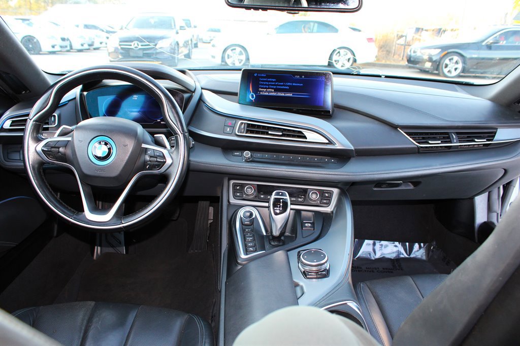 Used 2015 BMW i8 image 21