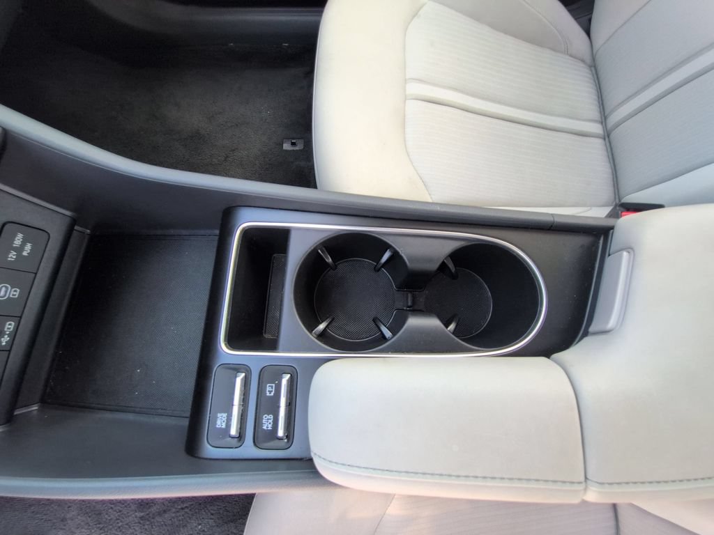 Used 2025 Hyundai Sonata SEL FWD image 23