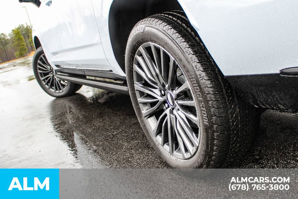Used 2026 Cadillac Escalade ESV Platinum Sport image 15