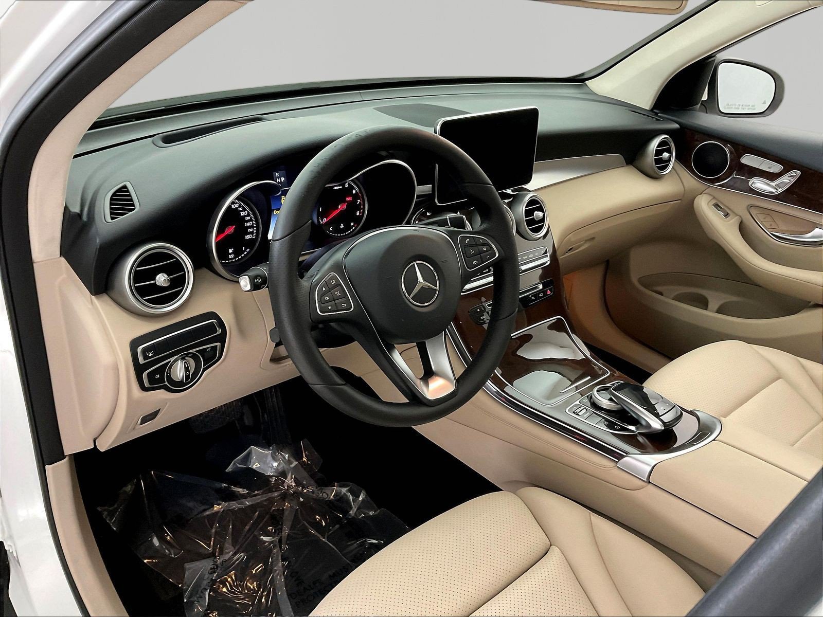 Used 2018 Mercedes-Benz GLC 300 4MATIC image 17