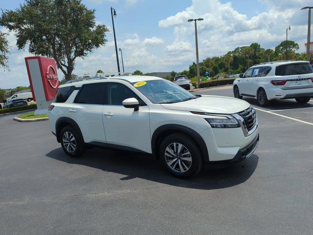 Certified 2023 Nissan Pathfinder SL AWD/4WD image 1
