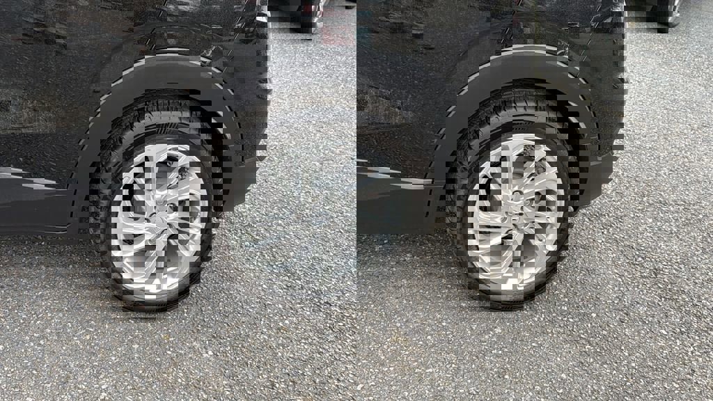 New 2027 Chevrolet Bolt LT image 9