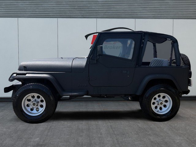 Used 1993 Jeep Wrangler 4WD image 2