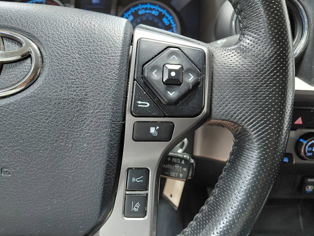 Used 2019 Toyota Tacoma SR5 AWD/4WD image 29