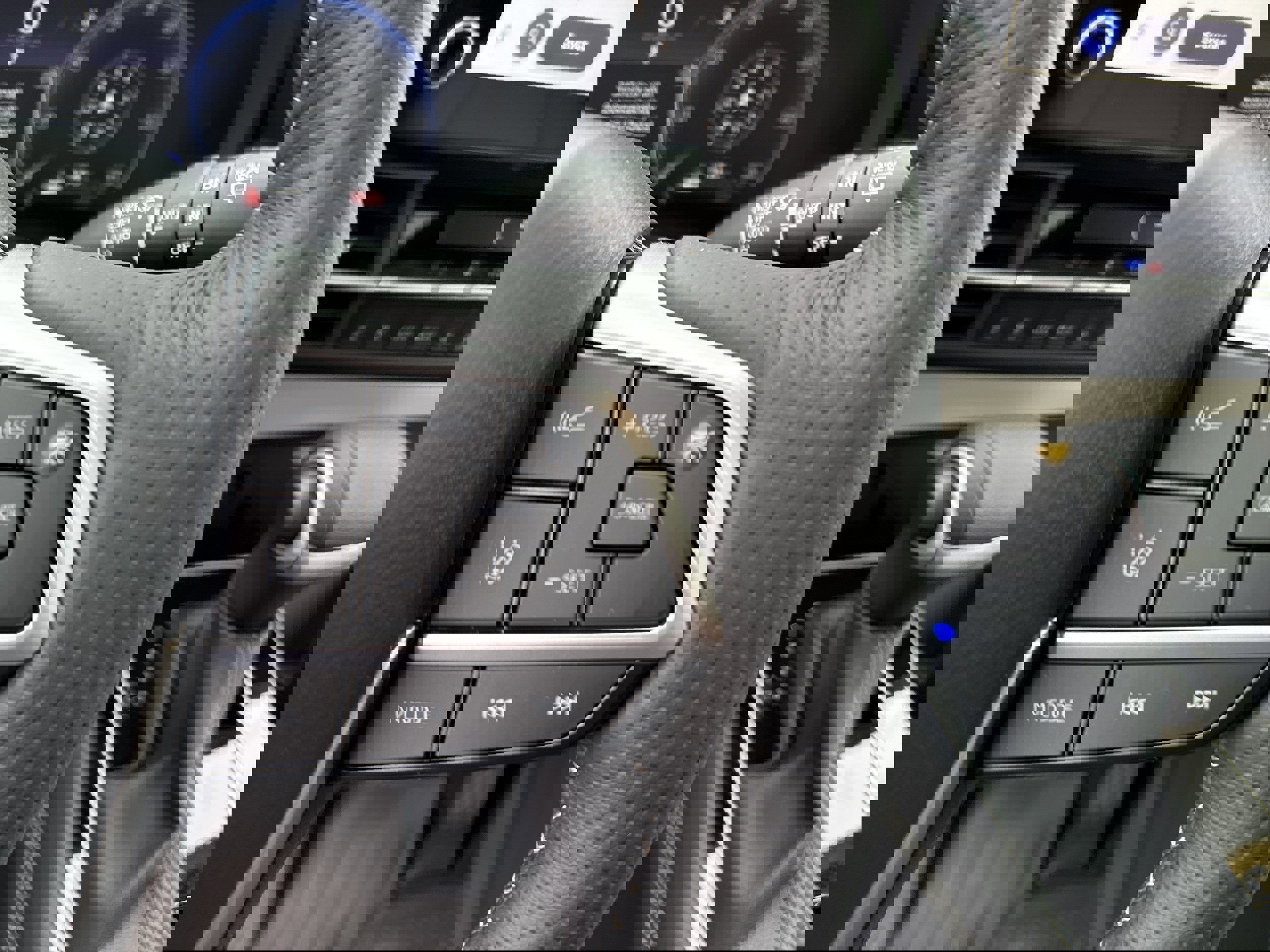 Used 2025 Toyota Sienna Platinum image 41