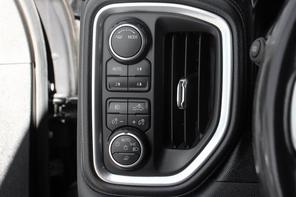 Used 2020 Chevrolet Silverado 2500 LTZ w/ LTZ Premium Package image 19