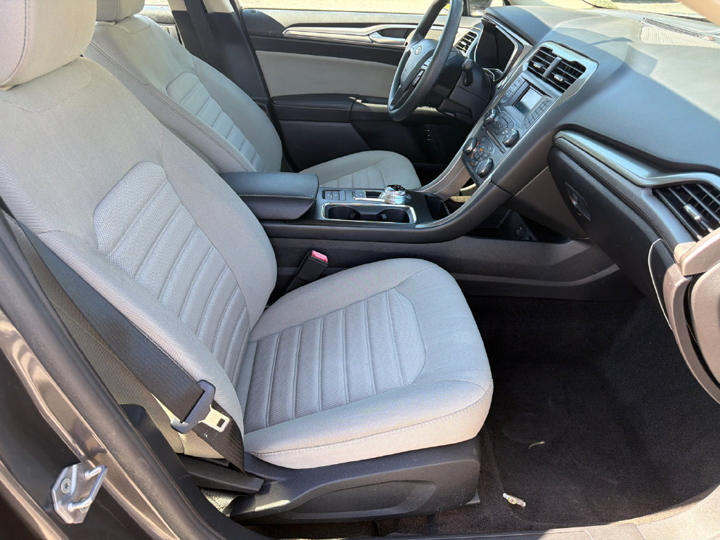 Used 2018 Ford Fusion S FWD image 13