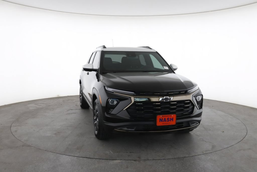 Used 2025 Chevrolet TrailBlazer ACTIV w/ Convenience Package FWD image 3