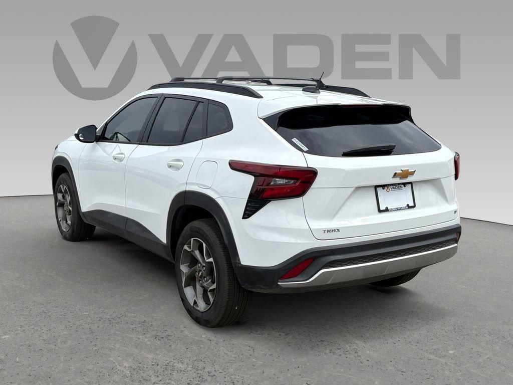 Used 2026 Chevrolet Trax LT FWD image 23