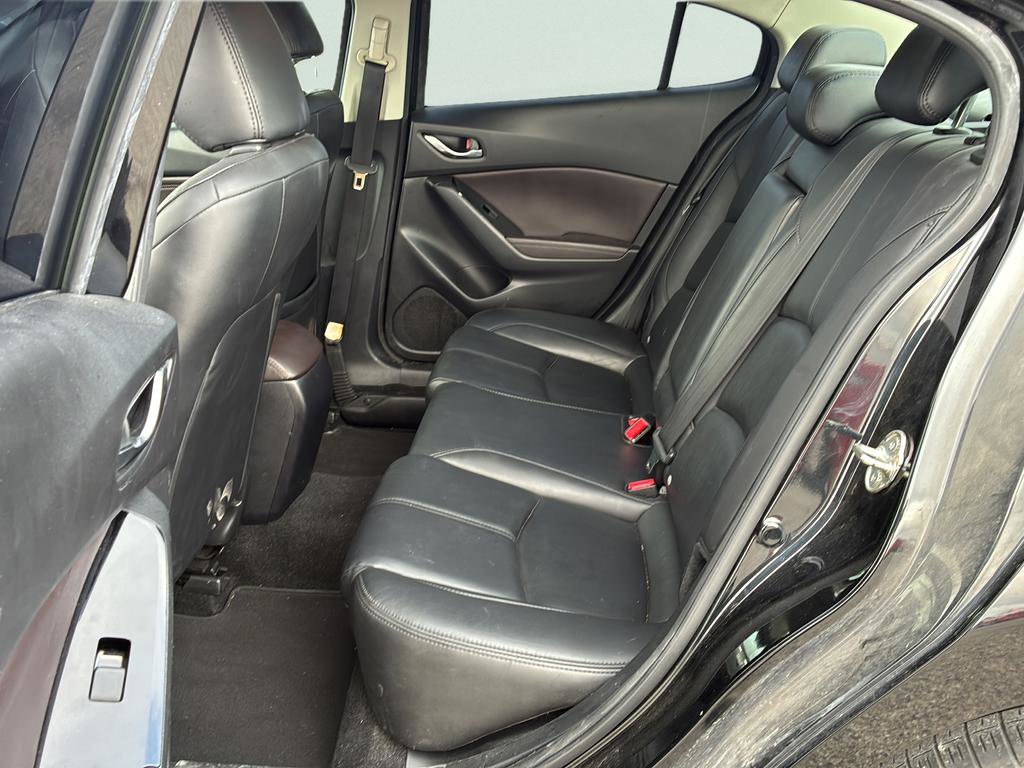 Used 2018 MAZDA MAZDA3 Touring FWD image 31