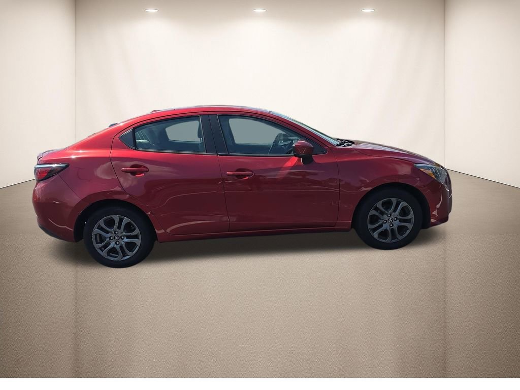 Used 2020 Toyota Yaris LE FWD image 3