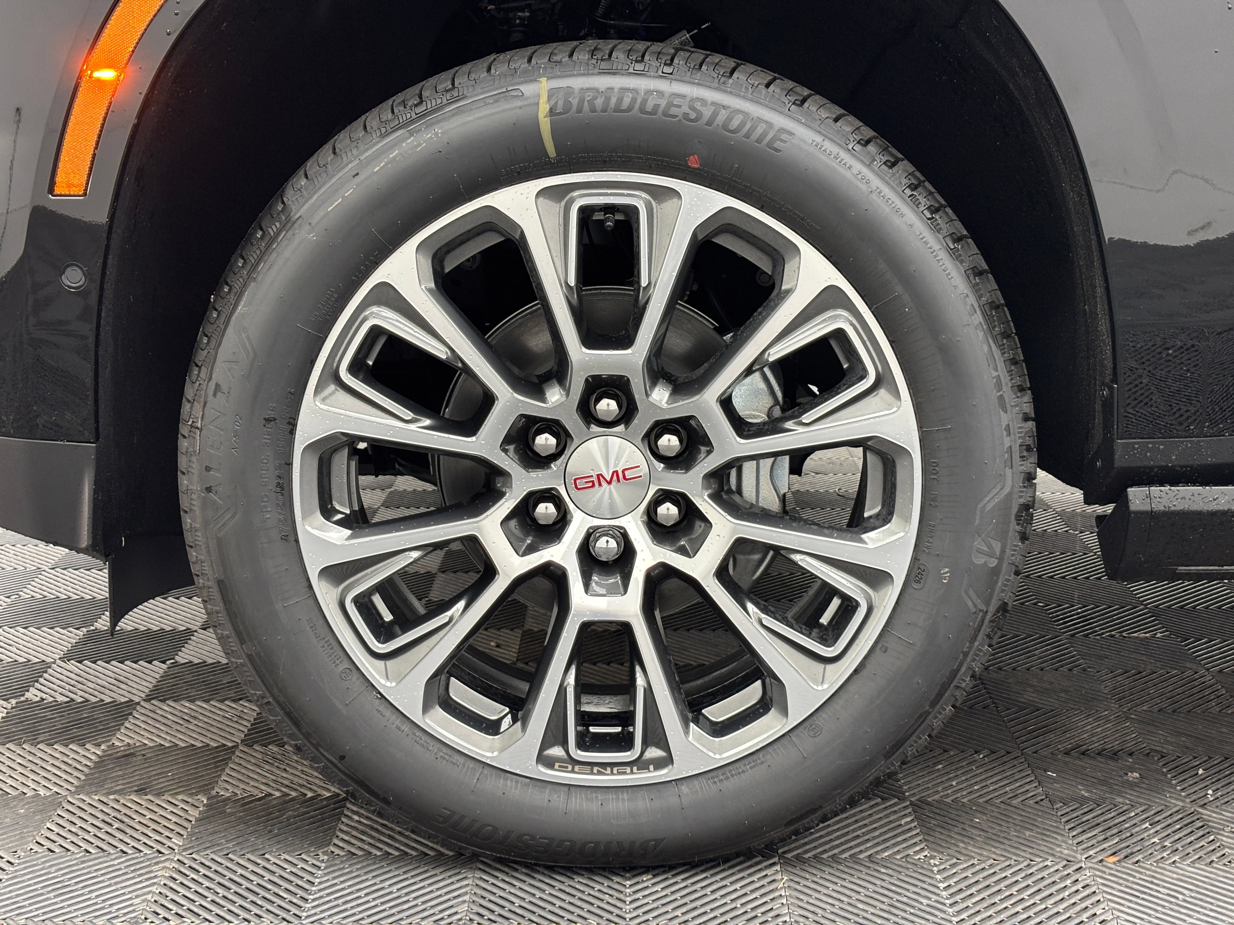 New 2026 GMC Yukon Denali w/ Denali Reserve Package AWD/4WD image 19