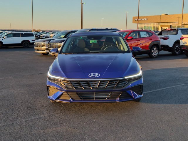 New 2026 Hyundai Elantra SE image 2