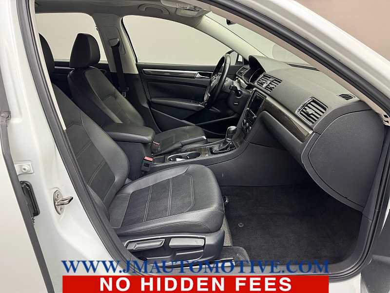 Used 2017 Volkswagen Passat 1.8T SE FWD image 20