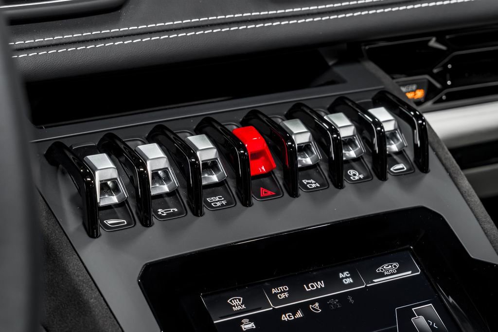 Used 2023 Lamborghini Huracan Tecnica image 24