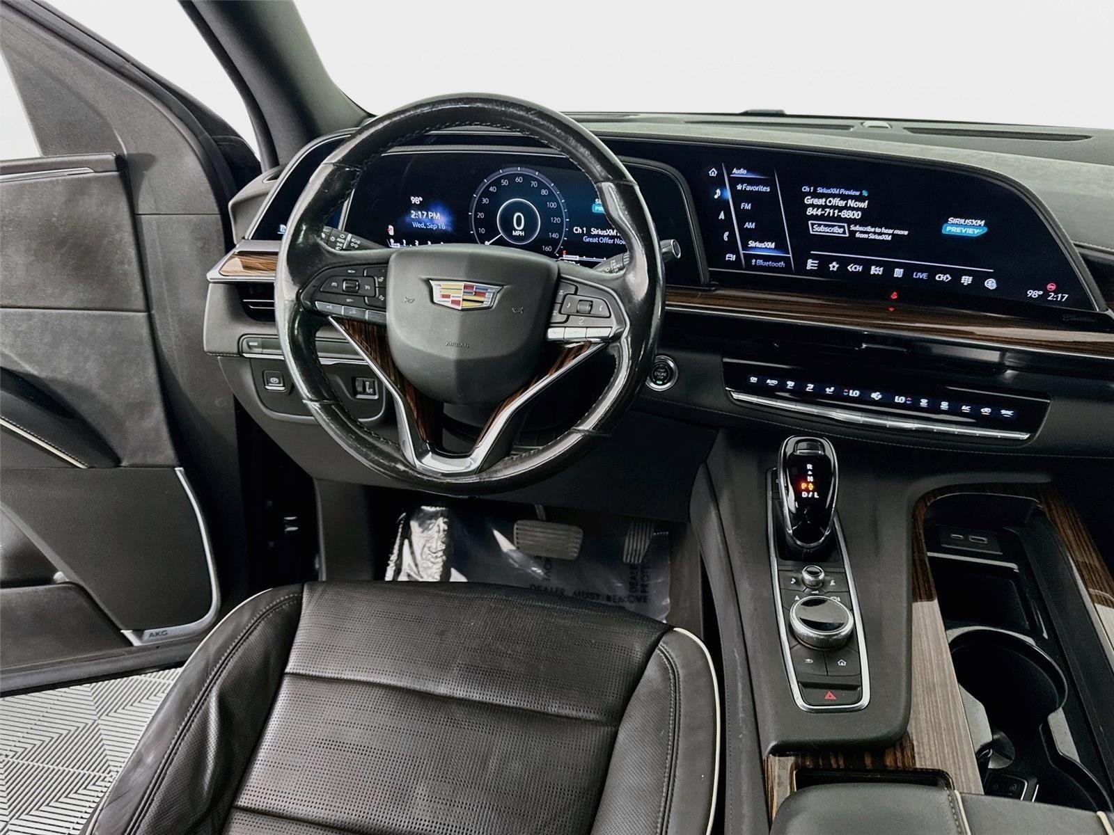 Used 2023 Cadillac Escalade Premium Luxury RWD image 26