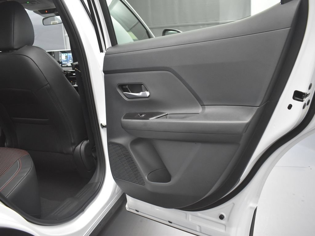 New 2026 Nissan Kicks SR w/ Cold Weather Package AWD/4WD image 20