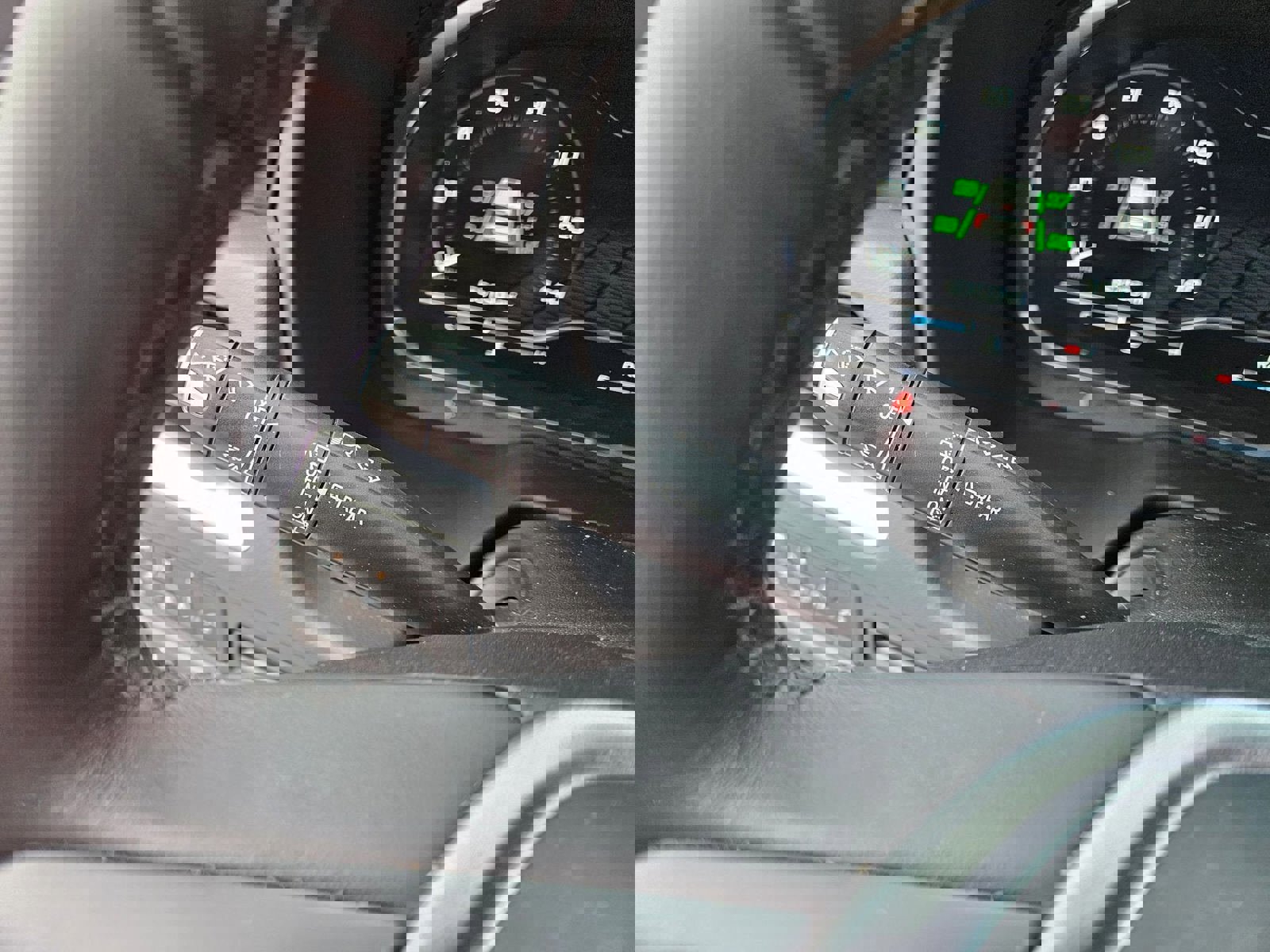 Used 2022 GMC Yukon SLT w/ SLT Luxury Package image 14