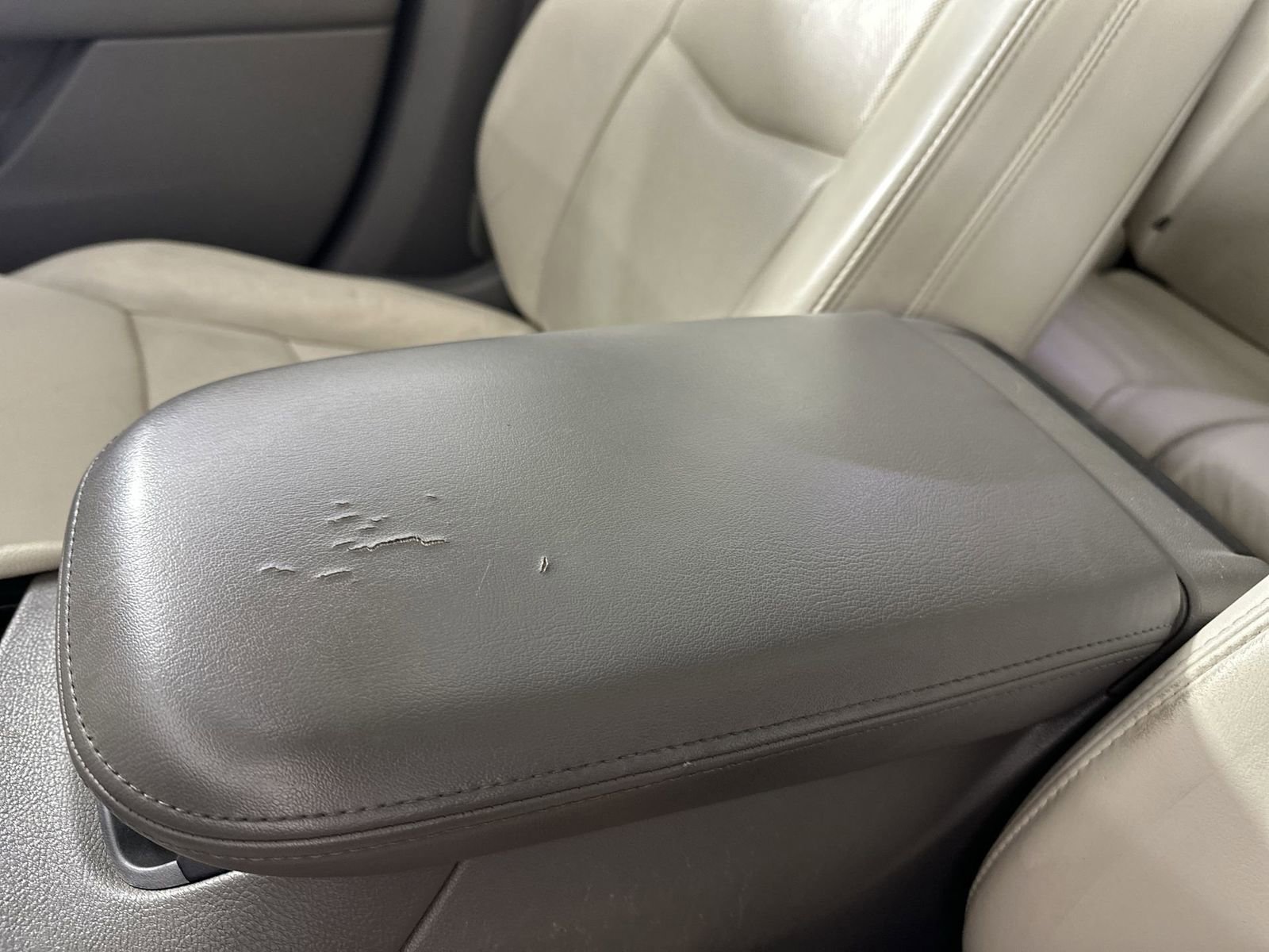 Used 2018 Cadillac XT5 Luxury w/ Driver Awareness Package image 25