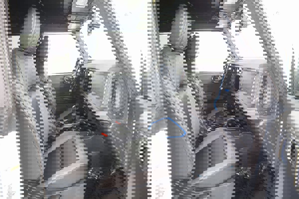 Used 2024 Ford Bronco Black Diamond w/ Sasquatch Package image 13