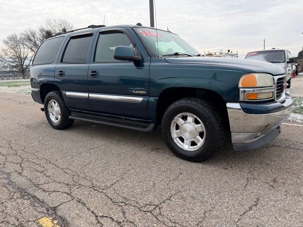 Used 2005 GMC Yukon SLT w/ SLT Preferred Equipment Group image 1