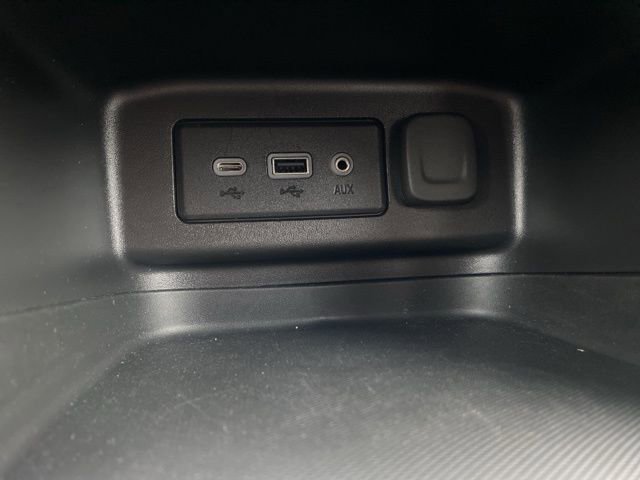 Used 2023 Chevrolet Equinox LT FWD image 28